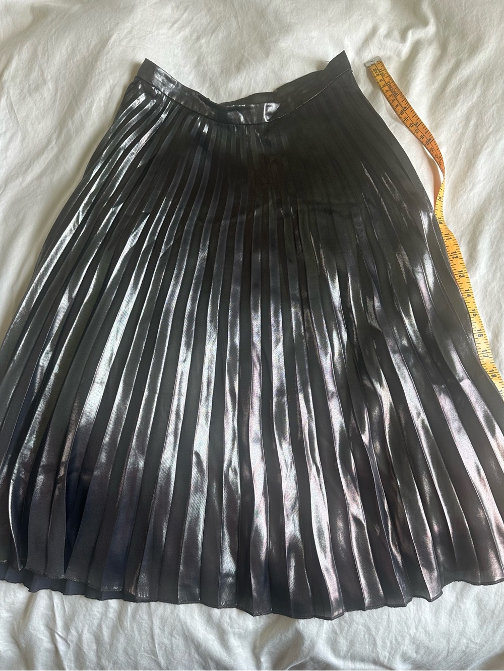 ASTR the Label Pleated Metallic Midi Skirt